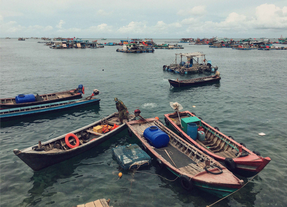Dù điều kiện sống khó khăn, quân dân trên đảo vẫn bám biển, bám đảo-cụm đảo tiền tiêu trên vùng biển Tây Nam. (Ảnh: Huỳnh Anh/TTXVN)