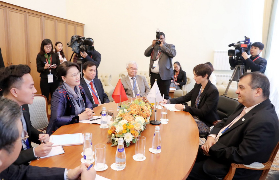 Chủ tịch Quốc hội Nguyễn Thị Kim Ngân gặp Chủ tịch Liên minh Nghị viện thế giới (IPU) Saber H. Chowdhury. (Ảnh: Trọng Đức/TTXVN)