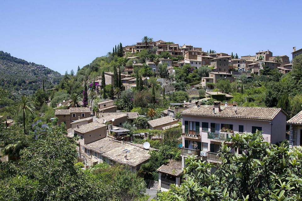 Ngày 28/6/2011, khu vực Serra de Tramuntana trên đảo Mallorca (Tây Ban Nha) được UNESCO đưa vào danh sách Di sản văn hóa thế giới. (Ảnh: AFP/TTXVN)