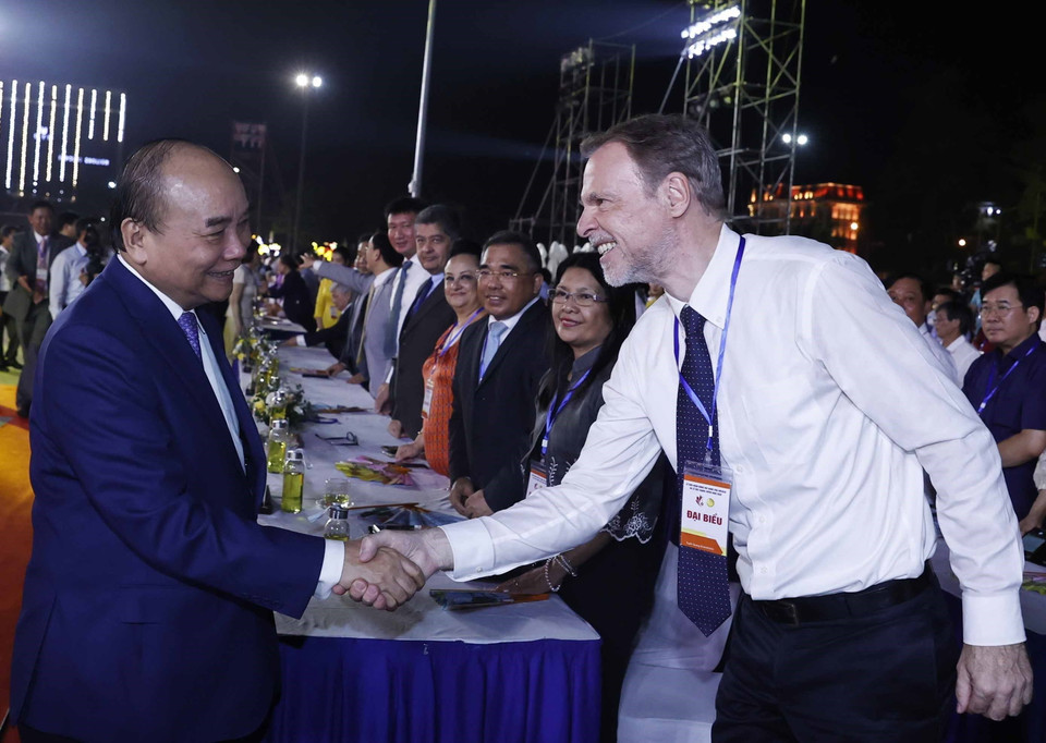 Chủ tịch nước Nguyễn Xuân Phúc đến dự buổi lễ. (Ảnh: Thống Nhất/TTXVN)