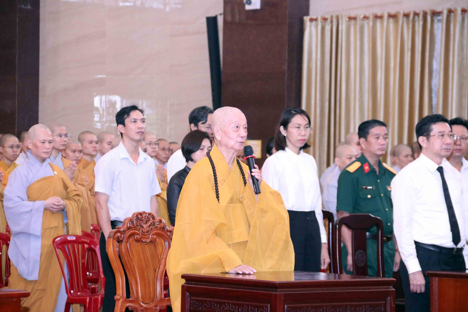 Hòa thượng Thích Trí Quảng, Pháp chủ Hội đồng Chứng minh Giáo hội Phật giáo Việt Nam, xúc động ôn lại cuộc đời và sự nghiệp vẻ vang, những đóng góp to lớn của Tổng Bí thư Nguyễn Phú Trọng. (Ảnh: Xuân Khu/TTXVN)