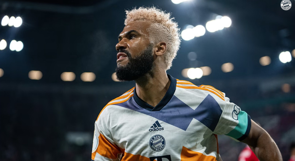 ...để giúp Bayern có bàn gỡ hòa 1-1 ở phút 27. (Nguồn: FcBayern)