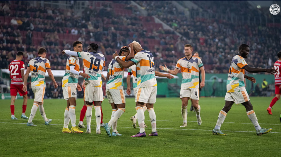 6 phút sau, Choupo-Moting hoàn tất cú đúp để đưa Bayern dẫn 3-1. (Nguồn: FcBayern)