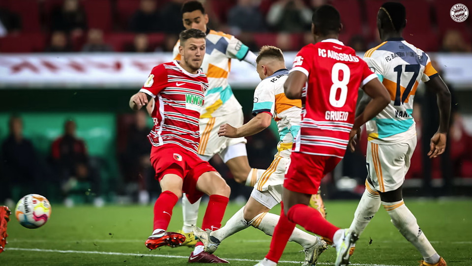 Đến phút 53, Choupo-Moting tiếp tục chơi ấn tượng để giúp Kimmich ghi bàn. (Nguồn: FcBayern)