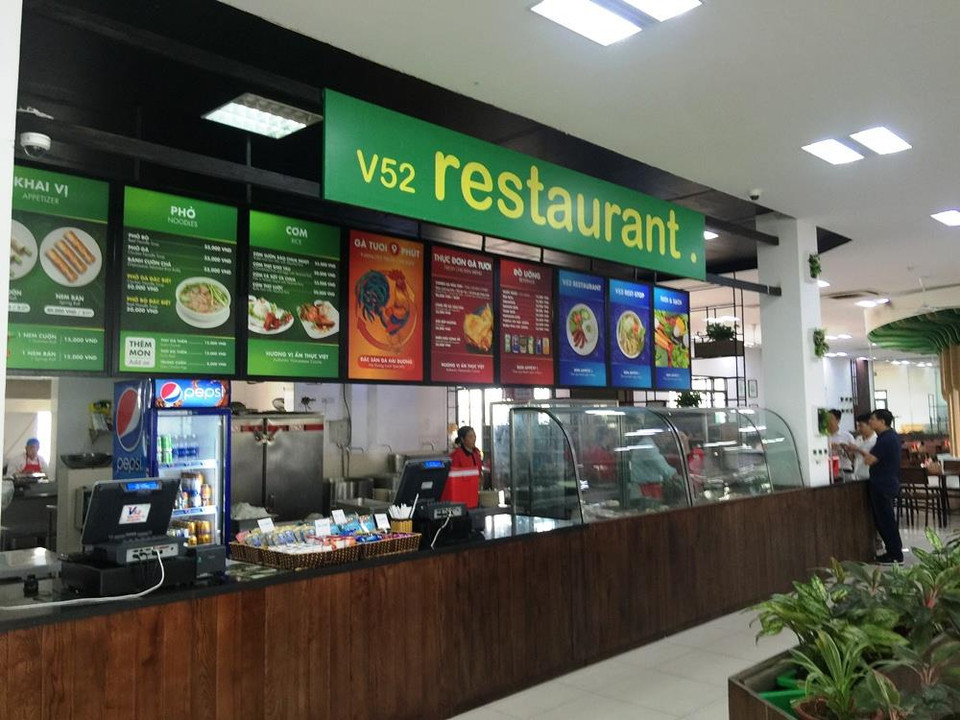 Không gian xanh ấn tượng của trạm dừng nghỉ giúp hành khách thư thái trên hành trình về Hải Phòng hay Quảng Ninh. (Ảnh: Việt Hùng/Vietnam+)