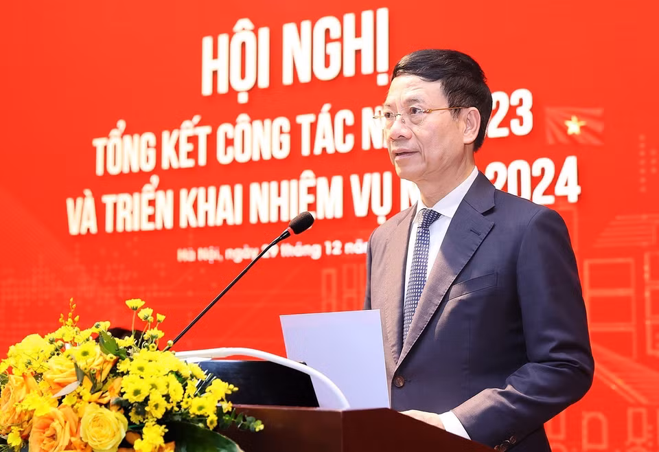 Bộ trưởng Bộ Thông tin và Truyền thông Nguyễn Mạnh Hùng phát biểu khai mạc hội nghị. (Ảnh: Dương Giang/TTXVN)