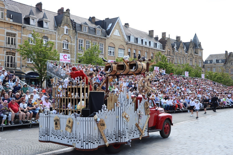 Một đoàn rước trong Lễ hội Mèo Ypres. (Ảnh: Hương Giang/TTXVN)