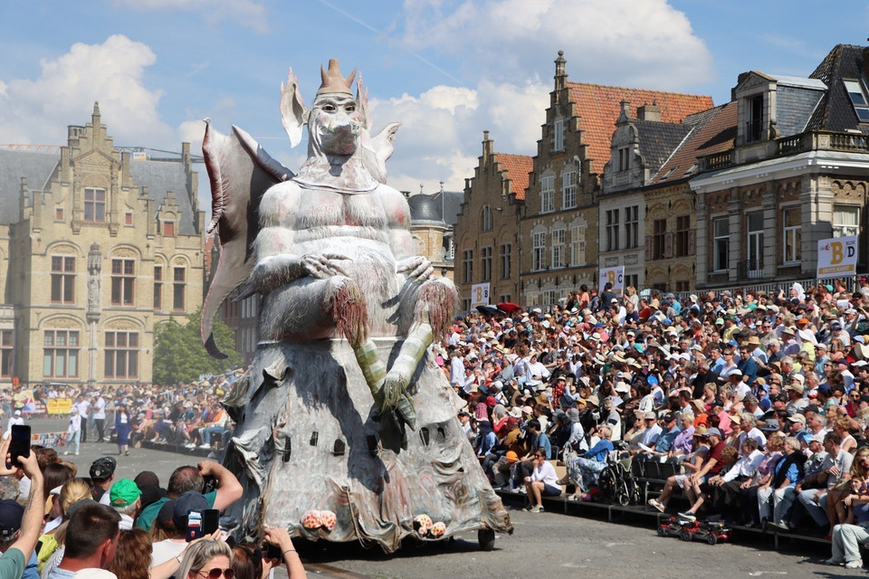 Một đoàn rước trong Lễ hội Mèo Ypres. (Ảnh: Hương Giang/TTXVN)