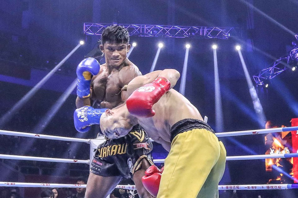 Trong khi đó, sau trận thắng Yi Long, võ sỹ Thái Lan trải qua 7 trận đấu với 6 trận thắng và 1 trận thua bằng tính điểm trước Khayal Dzhaniev. (Nguồn: Banchamek Gym)