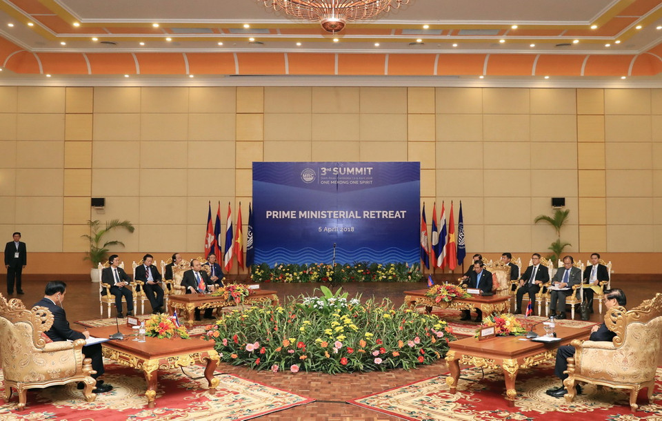 Sáng 5/4, Thủ tướng Nguyễn Xuân Phúc dự Phiên họp kín các nhà lãnh đạo Ủy hội sông Mekong quốc tế lần thứ 3, tại Thành phố Siem Reap, Vương quốc Campuchia. (Ảnh: TTXVN)