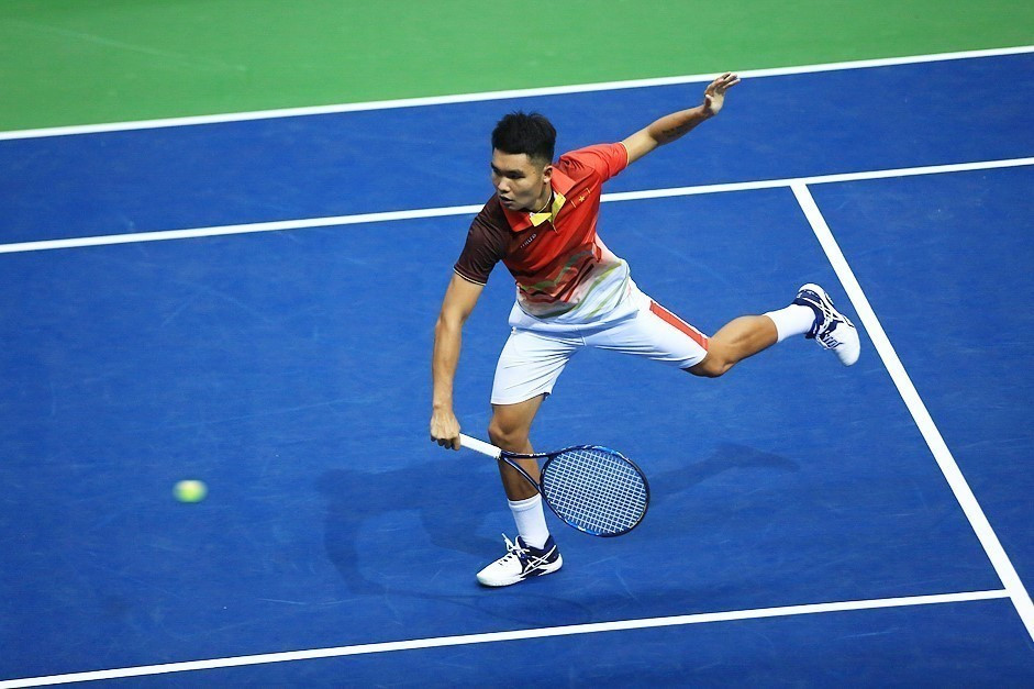 Tay vợt Việt Nam Trịnh Linh Giang tại lượt trận thứ nhất của bảng B Davis Cup 2018. (Ảnh: Trọng Đạt/TTXVN)