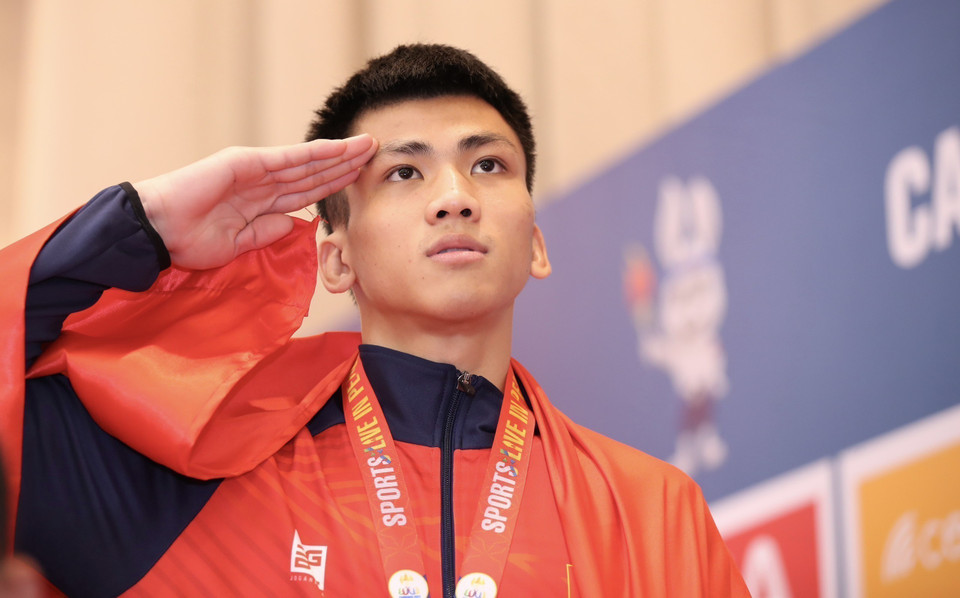 Vận động viên Trương Văn Chưởng giành huy chương Vàng hạng cân 65 kg nam nội dung Tán thủ. (Ảnh: Hoàng Linh/TTXVN)