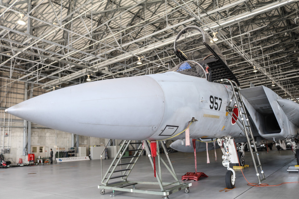 ​ F-15J được trang bị 1 pháo đa nòng 20mm M61 Vulcan, bên cạnh các loại tên lửa và bom khác nhau.