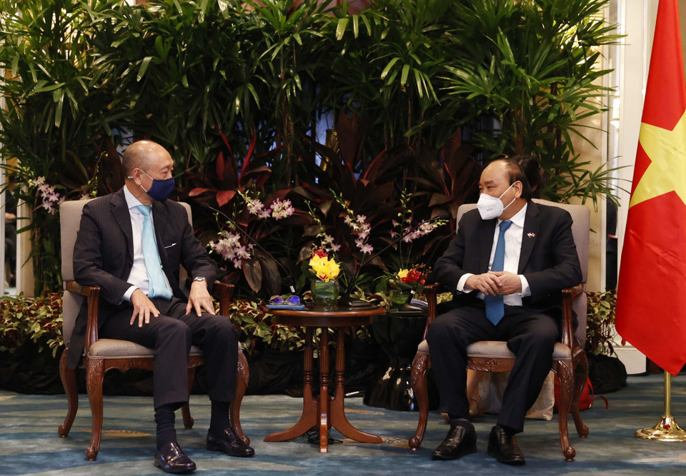 Tiếp tục chuyến thăm cấp Nhà nước tới Singapore, sáng 26/2/, Chủ tịch nước Nguyễn Xuân Phúc tiếp ông Wee Ee Cheong, Phó Chủ tịch kiêm Tổng Giám đốc Tập đoàn Ngân hàng United Overseas Bank Limited (UOB). (Ảnh: Thống Nhất/TTXVN)