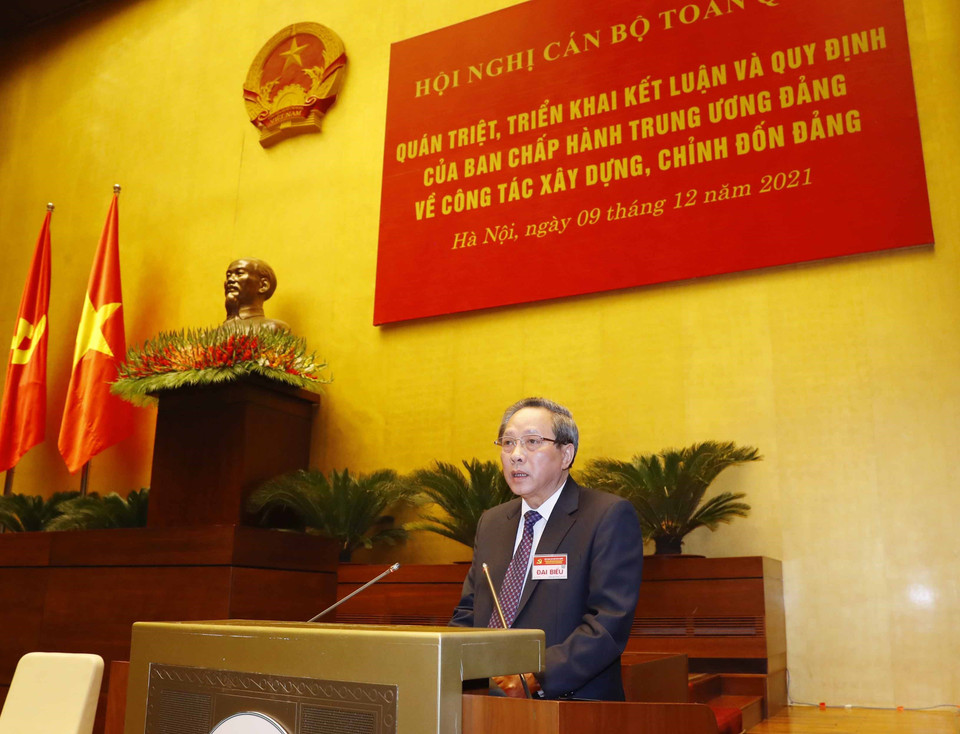 Ông Hoàng Đăng Quang, Ủy viên Trung ương Đảng, Phó Trưởng Ban Tổ chức Trung ương phát biểu tại hội nghị. (Ảnh: Phương Hoa/TTXVN)