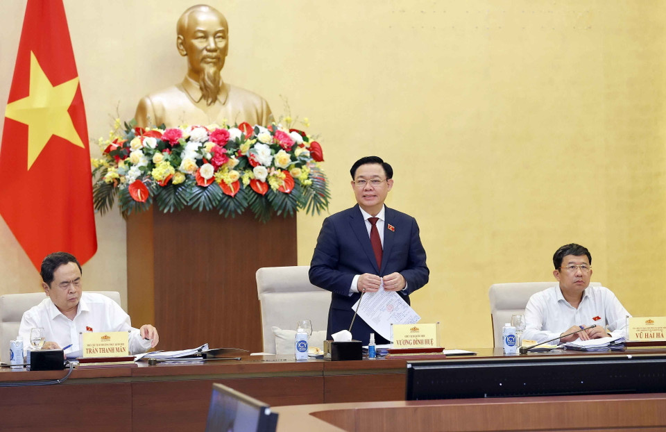 Chủ tịch Quốc hội Vương Đình Huệ nhấn mạnh Hội nghị Nghị sỹ Trẻ Toàn cầu lần thứ 9 là hoạt động đối ngoại đa phương quan trọng, duy nhất do Quốc hội nước ta đăng cai tổ chức trong năm nay. Đây là dịp rất quý để quảng bá về đất nước, con người Việt Nam và những thành tựu mà Việt Nam đã đạt được với bạn bè quốc tế. Phạm vi là hội nghị nghị sỹ trẻ, nhưng tính chất là toàn cầu nên lãnh đạo Đảng, Nhà nước và các ban, bộ, ngành rất quan tâm. (Ảnh: Doãn Tấn/TTXVN)