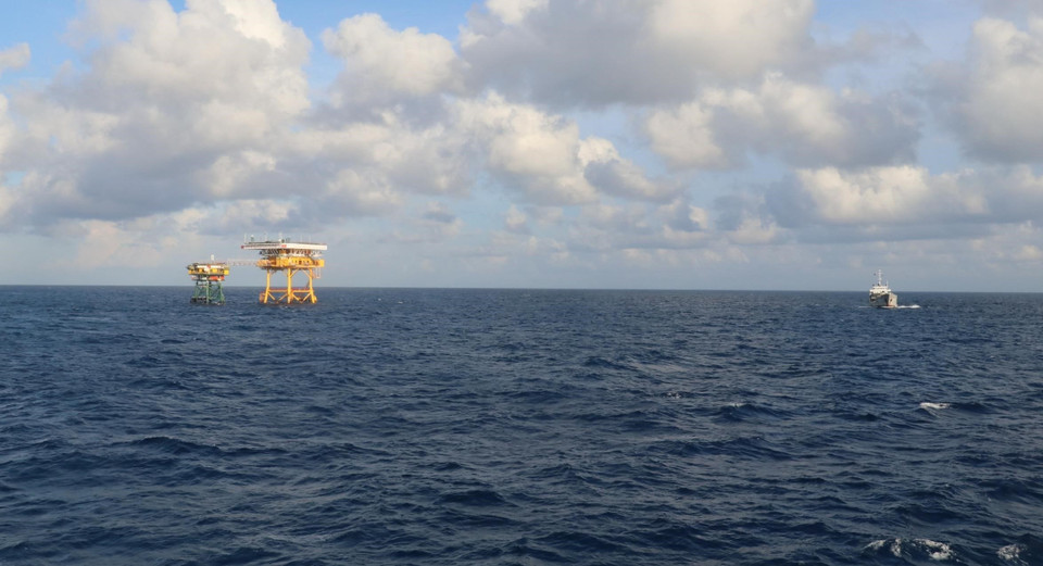 Trạm dịch vụ kinh tế - Khoa học kỹ thuật Quế Đường DK1/8 vững vàng trên vùng biển thiêng liêng của Tổ quốc. (Ảnh: Sỹ Tuyên/TTXVN)