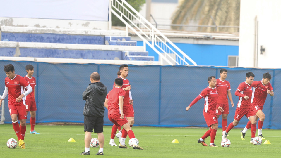 Các cầu thủ Việt Nam trong buổi luyện tập. (Ảnh: Hoàng Linh/TTXVN)