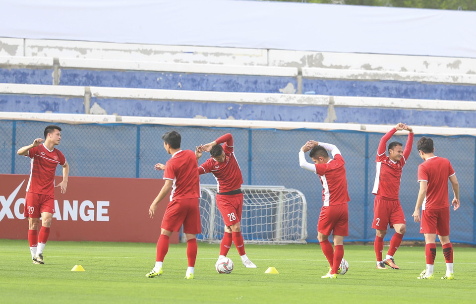 Các cầu thủ Việt Nam trong buổi luyện tập. (Ảnh: Hoàng Linh/TTXVN)