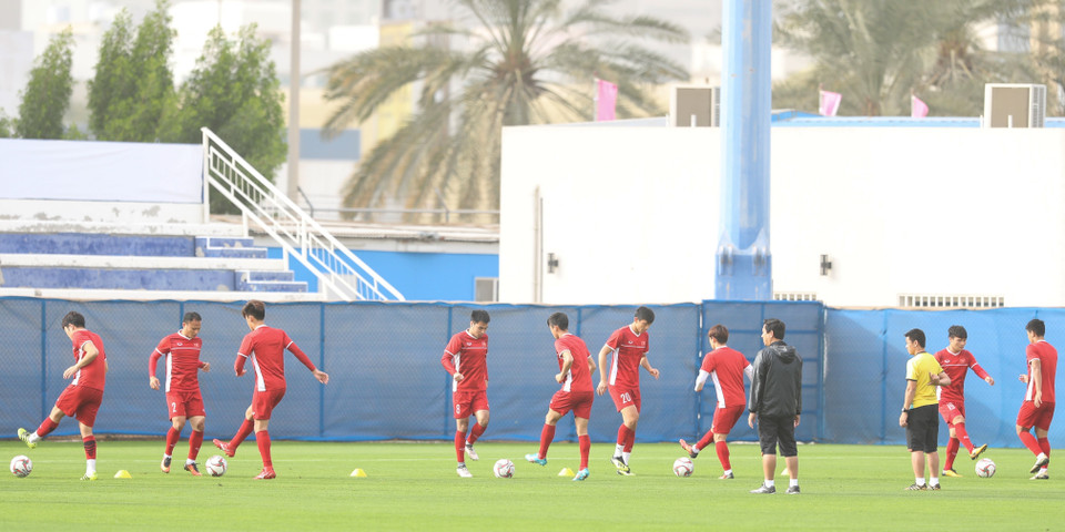Các cầu thủ Việt Nam trong buổi luyện tập. (Ảnh: Hoàng Linh/TTXVN)