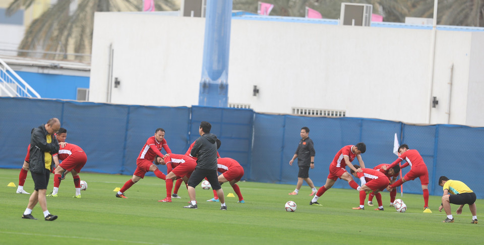 Các cầu thủ Việt Nam trong buổi luyện tập. (Ảnh: Hoàng Linh/TTXVN)