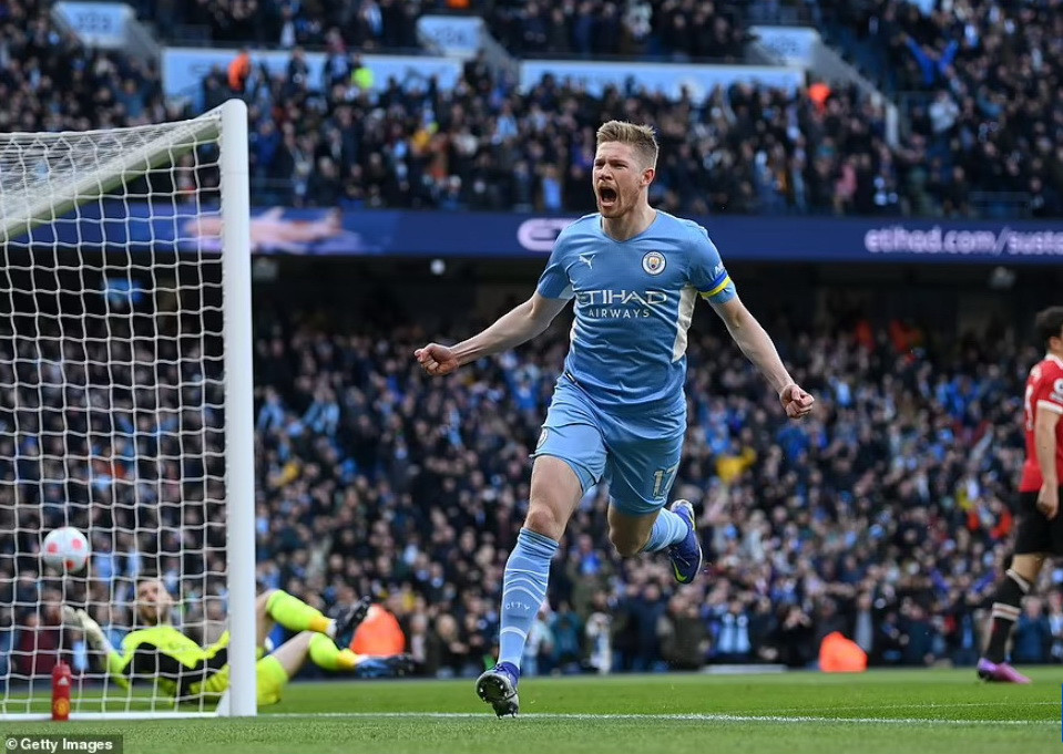 Đến phút 28, Kevin De Bruyne một lần nữa lên tiếng với bàn thắng nâng tỷ số lên 2-1. (Nguồn: Getty Images)