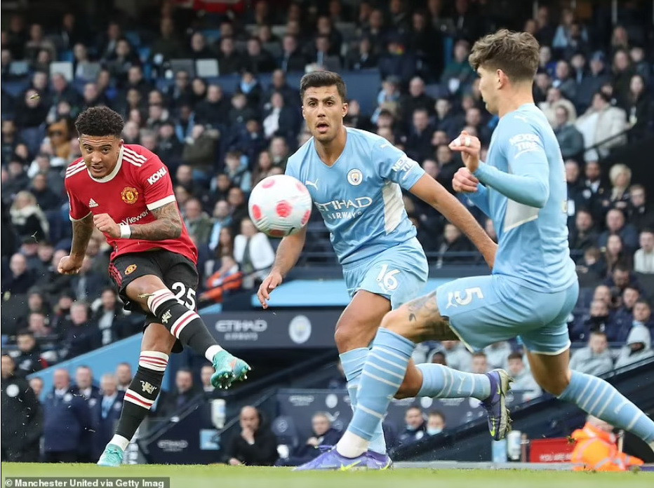 Tuy nhiên, đến phút 22, Sancho đã ghi bàn giúp Quỷ đỏ gỡ hòa 1-1. (Nguồn: Getty Images)