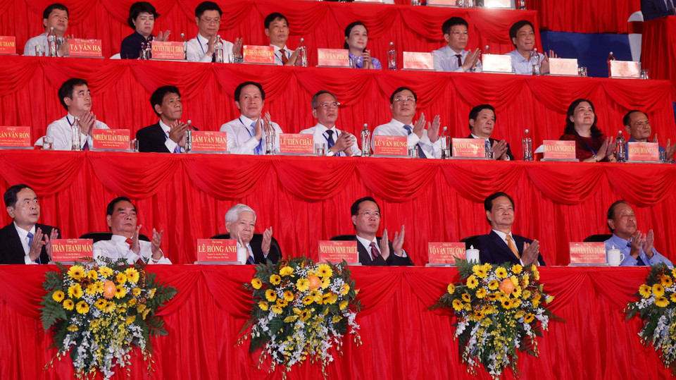 Chủ tịch nước Võ Văn Thưởng và các vị lãnh đạo, nguyên lãnh đạo Đảng, Nhà nước dự Lễ kỷ niệm. (Ảnh: Thống Nhất/TTXVN)