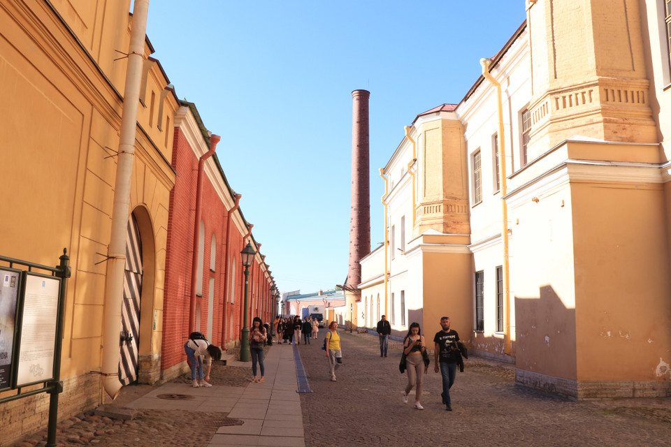 Trong thế kỉ 18, pháo đài đã trở thành nhà tù chính trị và tù nhân đầu tiên của nó lại chính là hoàng tử cả của vua Pie và hoàng hậu Eudoxia Lopukhina - hoàng tử Alexey Petrovich. (Ảnh: Hùng Võ/Vietnam+)