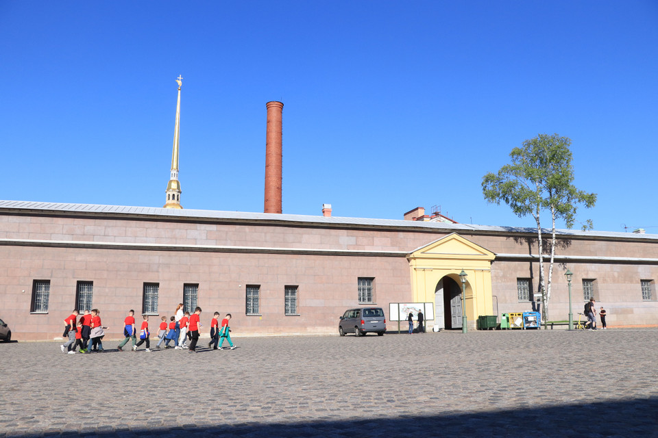 Thời gian đầu pháo đài được làm bằng đất và gỗ. Ngày 30/5/1706 PetroPavlovskaya bắt đầu được xây dựng lại hoàn toàn bằng gạch và đá. (Ảnh: Hùng Võ/Vietnam+)