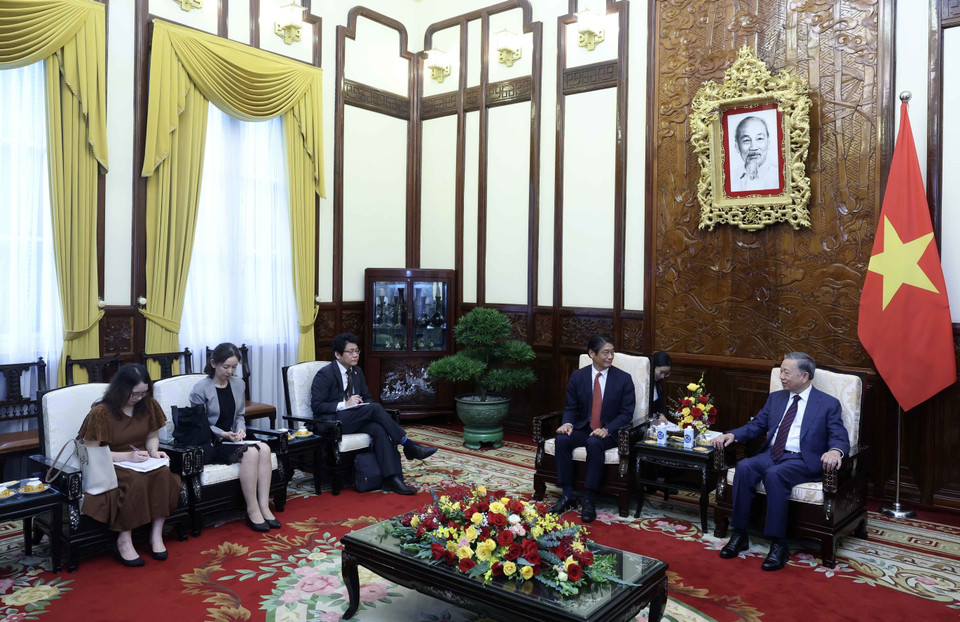 Chủ tịch nước Tô Lâm tiếp Đại sứ Nhật Bản tại Việt Nam Ito Naoki. (Ảnh: Nhan Sáng/TTXVN)