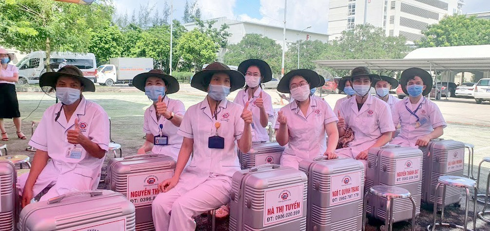 Các bác sỹ tỉnh Quảng Ninh thể hiện sự sẵn sàng, quyết tâm cùng Thành phố Hồ Chí Minh khống chế dịch COVID-19. (Ảnh: TTXVN/phát)