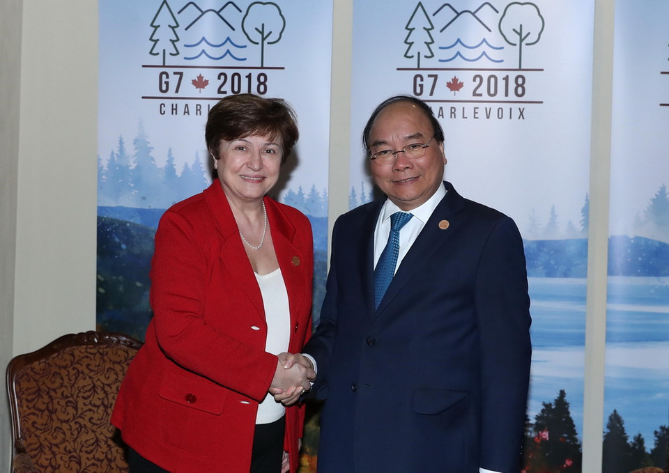 Thủ tướng Nguyễn Xuân Phúc gặp Tổng giám đốc Ngân hàng Thế giới (WB) Kristalina Georgieva. (Ảnh: Thống Nhất/TTXVN)