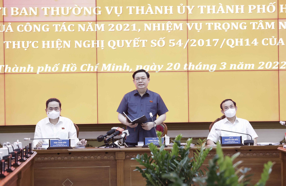 Chủ tịch Quốc hội Vương Đình Huệ phát biểu tại buổi làm việc với Ban Thường vụ Thành ủy Thành phố Hồ Chí Minh. (Ảnh: Doãn Tấn/TTXVN)