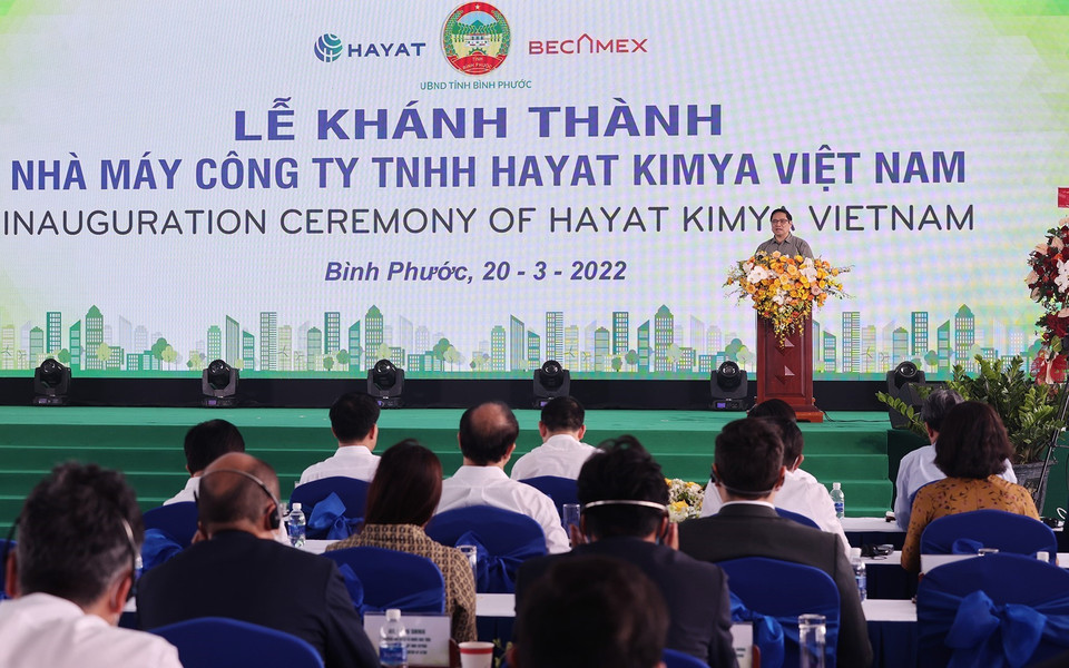 Thủ tướng Phạm Minh Chính phát biểu tại lễ khánh thành Nhà máy Công ty TNHH Hayat Kimya Việt Nam. (Ảnh: Dương Giang/TTXVN)