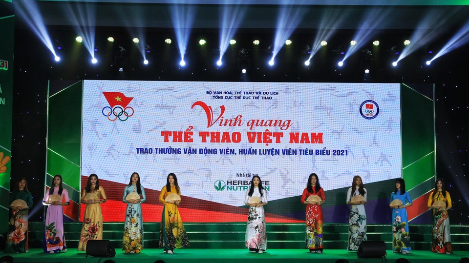 Tiết mục văn nghệ chào mừng trong lễ kỷ niệm. (Ảnh: Tuấn Anh/TTXVN)