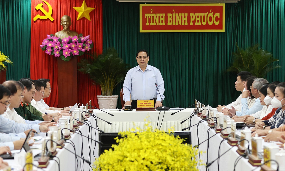Thủ tướng Phạm Minh Chính chủ trì làm việc với lãnh đạo chủ chốt tỉnh Bình Phước. (Ảnh: Dương Giang/TTXVN)