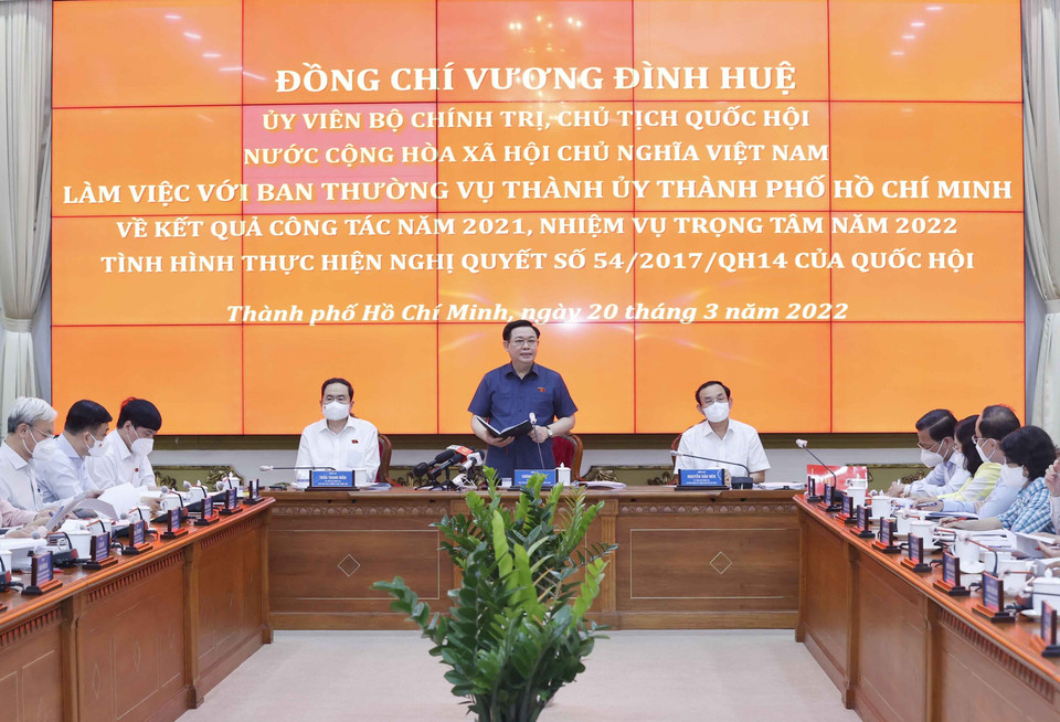 Chủ tịch Quốc hội Vương Đình Huệ phát biểu tại buổi làm việc với Ban Thường vụ Thành ủy Thành phố Hồ Chí Minh. (Ảnh: Doãn Tấn/TTXVN)