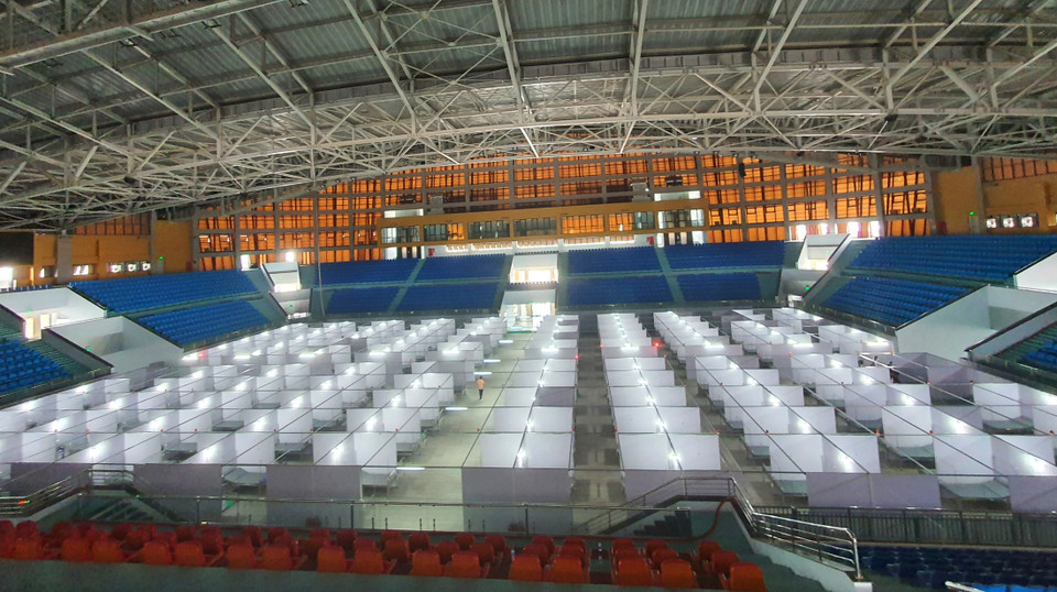 Bên trong bệnh viện dã chiến 620 giường đã cơ bản được lắp đặt xong. (Ảnh: Danh Lam/TTXVN)