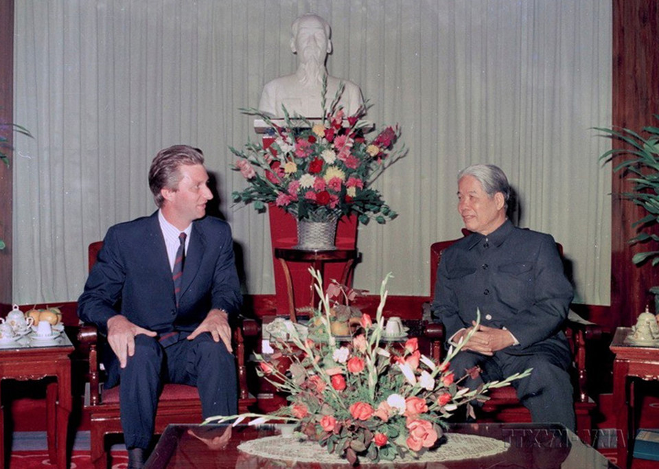 Tổng Bí thư Đỗ Mười tiếp Thái tử Bỉ Philippe thăm Việt Nam (Hà Nội, 3/12/1994). (Ảnh: Kim Hùng/TTXVN)