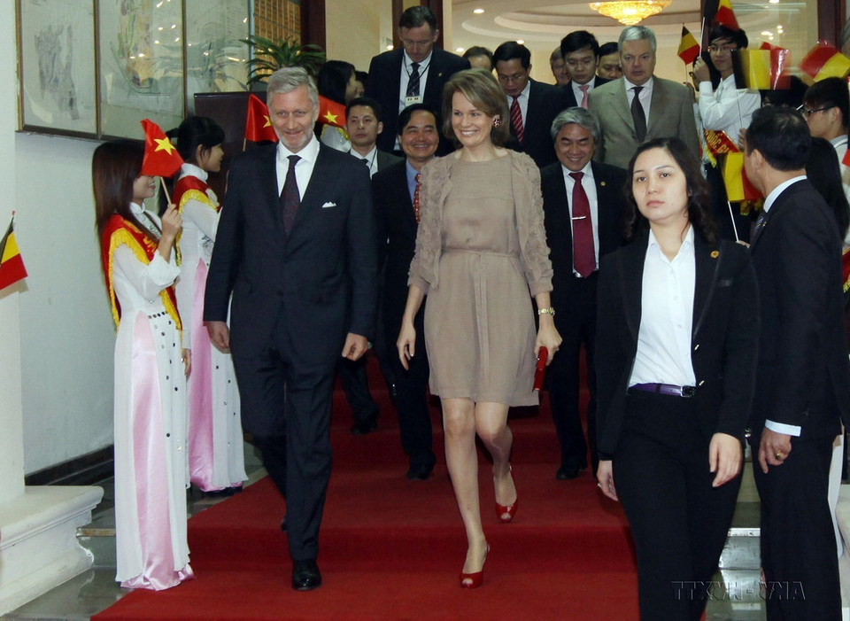 Nhân chuyến thăm Việt Nam, sáng 12/3/2012, Thái tử Vương quốc Bỉ Philippe và Công nương Mathilde đến dự và phát biểu tại hội thảo Xã hội và công nghệ không gian do Đại học Quốc gia Hà Nội tổ chức. (Ảnh: Trọng Đức/TTXVN)