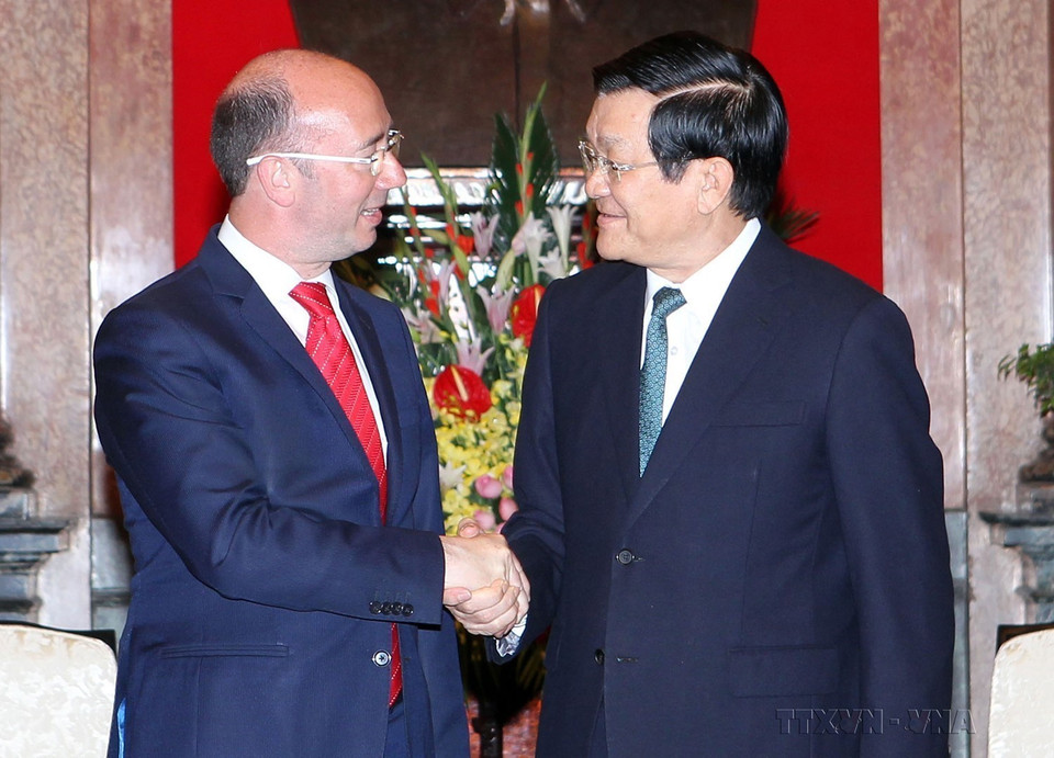 Chủ tịch nước Trương Tấn Sang tiếp ông Rudy Demotte, Thủ hiến vùng Wallonie-Brussels, Vương quốc Bỉ thăm chính thức Việt Nam (Hà Nội, 9/4/2013). (Ảnh: Nguyễn Khang/TTXVN)