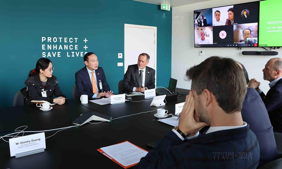 Ngày 24/2/2023, Liên minh Bỉ-Việt (BVA) phối hợp với Công ty IBA chuyên về công nghệ máy gia tốc hạt tổ chức hội thảo về khoa học đời sống và sức khỏe ở Việt Nam. (Ảnh: Hương Giang/TTXVN)