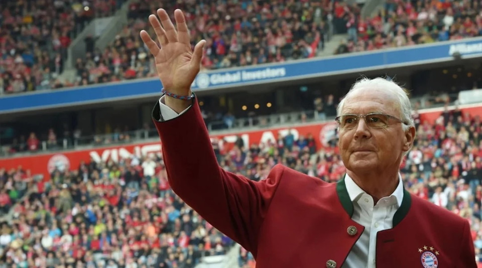 Franz Beckenbauer được bầu làm chủ tịch danh dự của Bayern tại đại hội thường niên năm 2009. (Nguồn: FcBayern)