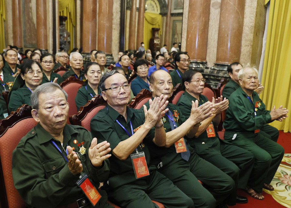 Các đại biểu Hội Cựu thanh niên xung phong.tại buổi gặp mặt. (Ảnh: Thống Nhất/TTXVN) 