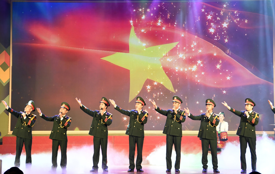 Chương trình nghệ thuật chào mừng lễ khai mạc. (Ảnh: TTXVN phát)