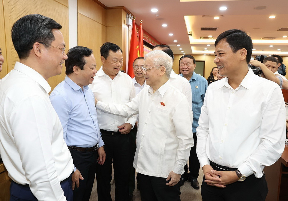 Tổng Bí thư Nguyễn Phú Trọng tiếp xúc cử tri quận Đống Đa (Hà Nội) trước Kỳ họp thứ 6, Quốc hội khoá XV, sáng 14/10/2023. (Ảnh: Trí Dũng/TTXVN)