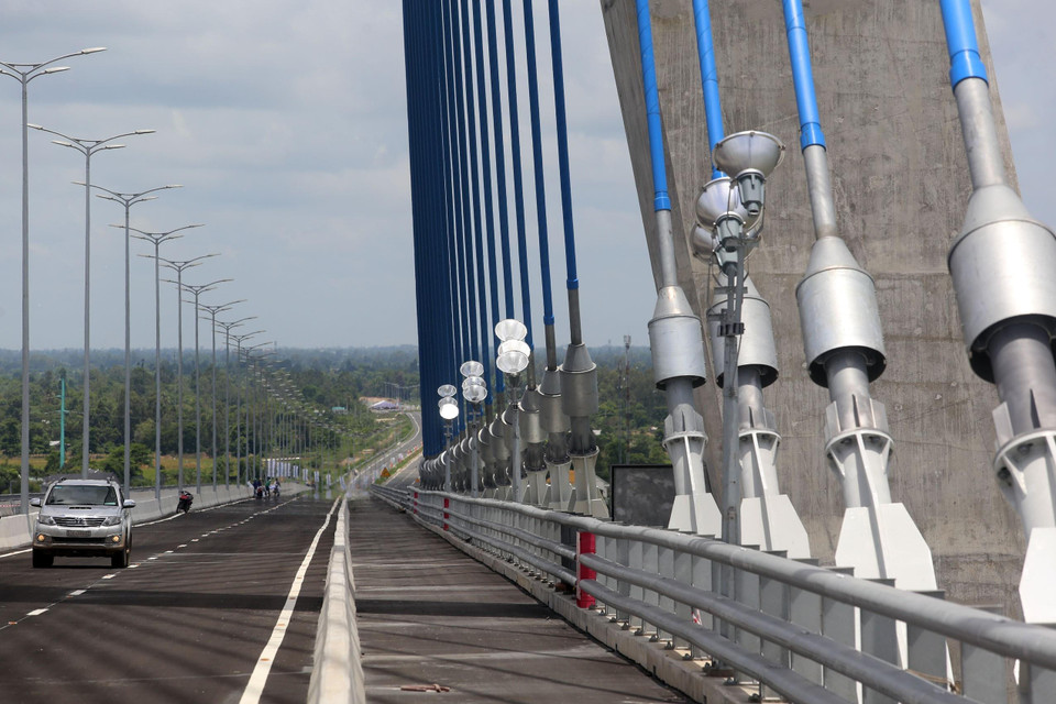 Cầu Vàm Cống là cây cầu dây văng dầm thép có nhịp dài, hiện đại nhất vùng đồng bằng sông Cửu Long. (Ảnh: Huy Hùng/TTXVN)
