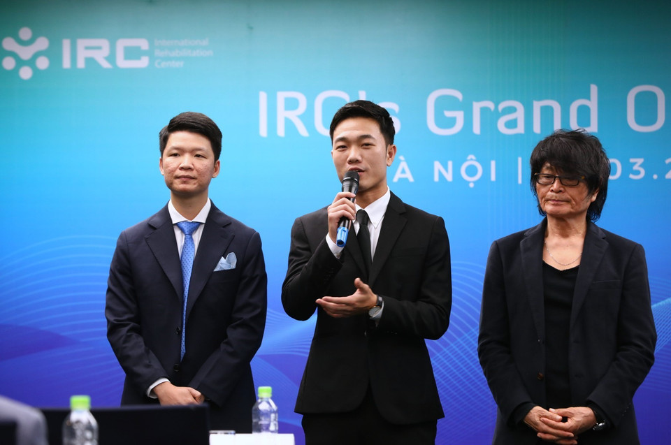 Tuyển thủ quốc gia Việt Nam Lương Xuân Trường (người đồng sáng lập Trung tâm phục hồi chấn thương thể thao quốc tế IRC) phát biểu tại buổi lễ ra mắt. (Ảnh: Thành Đạt/TTXVN)