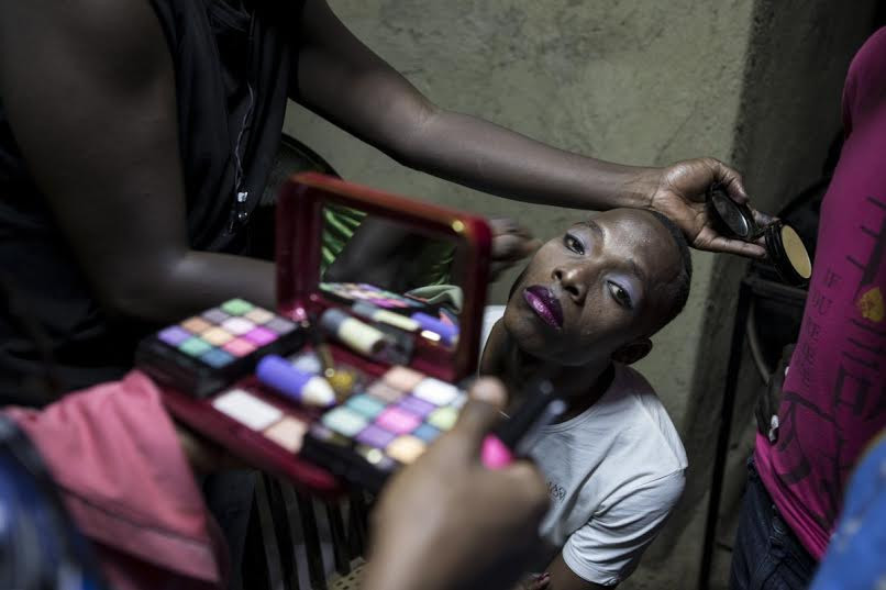 Một thí sinh tham dự cuộc thi Miss and Mr. Pride. Đây là cơ hội hiếm hoi để cộng đồng LGBT ở Uganda được ăn mặc và cư xử theo cách khiến họ thấy thoải mái mà không phải lo về hậu quả. (Nguồn: Reuters)